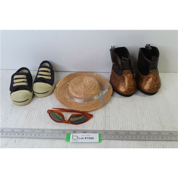 Toy Boots - Kid's Shoes Size 2 - Straw Hats - Sunglasses