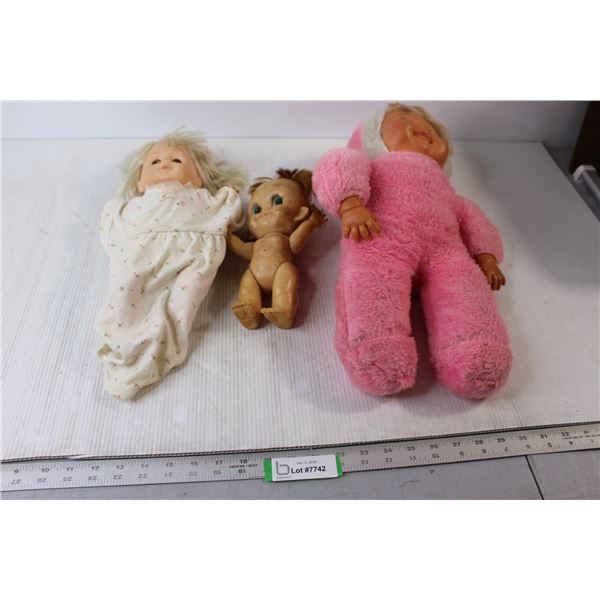 (3) Toy Dolls