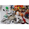 Image 5 : Assorted Toys and Toy Dishes