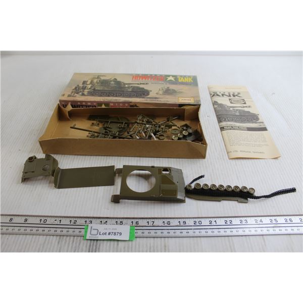 Aurora U.S. Army Howitzer Model Tank Kit - As Is