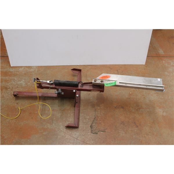 *Clay Pigeon Thrower