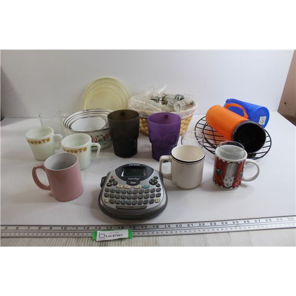 Assorted Kitchen Items - Needs Severe Cleaning