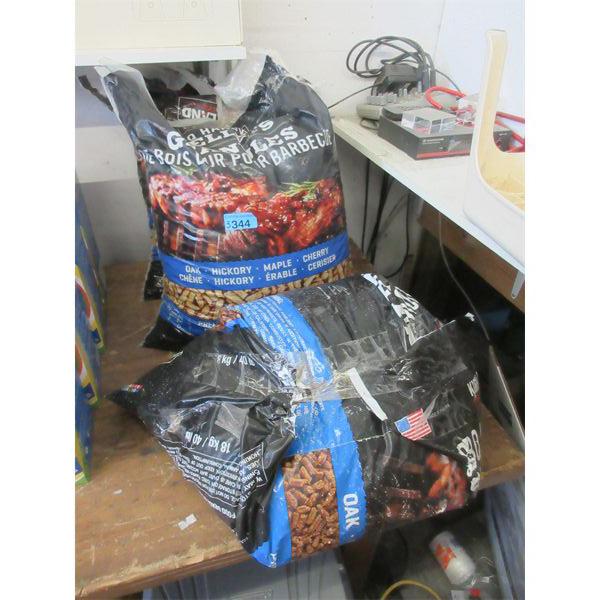 3 x 8 KG Bags of Kirkland BBQ Grill Pellets