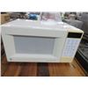 Image 1 : GE Small White Microwave Portable Range