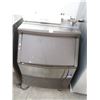 Image 1 : Manitowac QY0214A  200 Lb. Cap Ice Machine