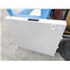 Image 1 : Lifetime Molded 6' Banquet Table