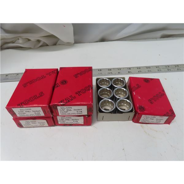 3/8 reg socket 13/16" set of boxes