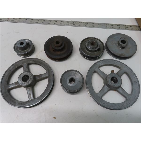 lot of 7 V-pulleys