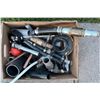 Image 1 : Box of miscellaneous and random plumbing parts