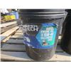 Image 2 : 2 partial 5 gallon pails of 15W-40 diesel engine oil