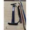 Image 3 : crowbars, prybar and tire air pump
