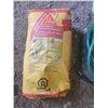 Image 1 : 25kg bag of grout