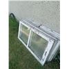 Image 1 : stack of single pane windows *LOCATED OFF-SITE IN BUCKLAND*