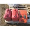 Image 1 : 2 jerry cans and boat gas tank