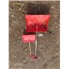 Image 1 : two red shovels