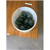 Image 1 : Pail of 50 blue insulators - assorted