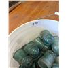 Image 2 : Pail of 50 blue insulators - assorted