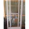 Image 2 : 82x32.5 storm door GREAT SHAPE