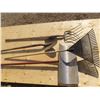 Image 1 : shovels, rake, pitch fork