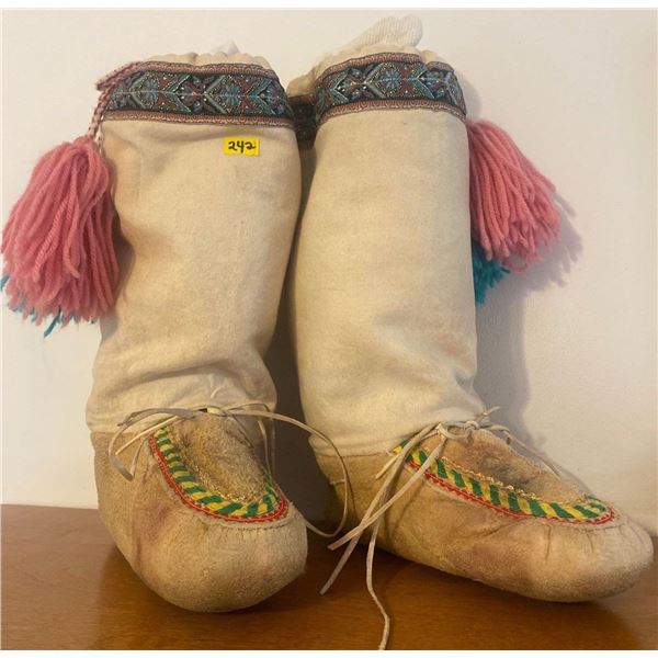 Antique Traditional Snoeshoe Mukluks First Nations Cultural Moccasin Indian Boots