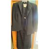 Image 1 : Professional / Business Casual Ladies 3 Piece Skirt Suit Size Medium