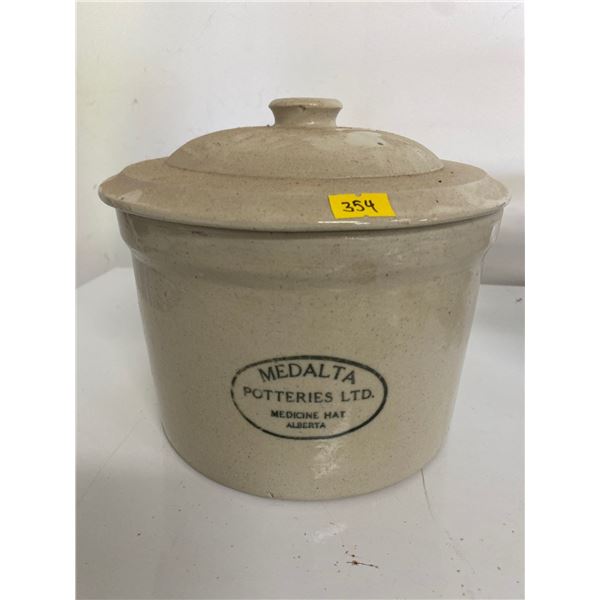 Medelta Stoneware Canister w/ Lid 9x8
