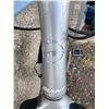 Image 3 : Giant CYPESS 1.0 Commuter Style Hybrid Bicycle Hard Tail Carbon Alloy Light in Weight