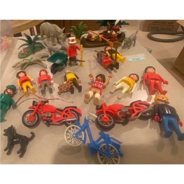 Detailed Cree Village PlayMobile Collectables Toys
