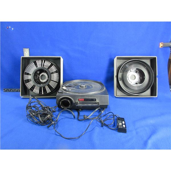 Vintage Kodak Carousel 750 Slide Projector w/ 2 Carousels