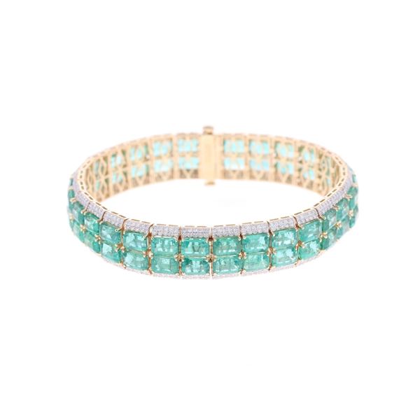 Elegant 32.34ct Emerald Diamond & 18k Bracelet