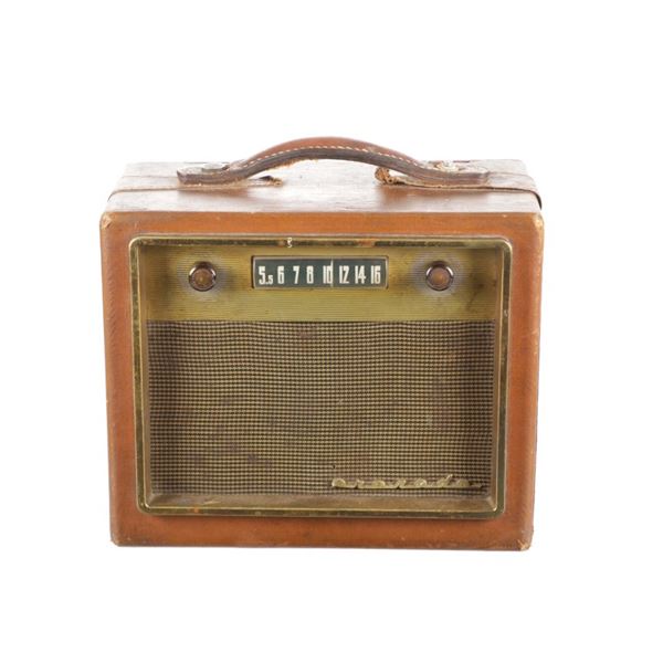 Coronado Model: 05RA-43-9876A 117 Volt Tube Radio
