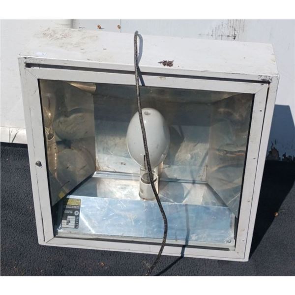 Elsco Lighting Unit 23Wx7Dx24H