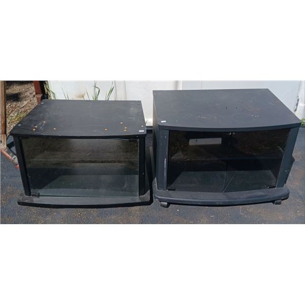 Storage 24Wx20Dx16H-left & 26Wx20D18H-right