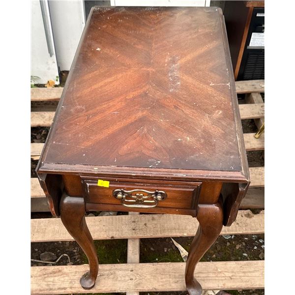 Desk with Foldable Arms (28W, 27D, 21T), Plus Extra Wooden Decorative Stand (23W, 13D, 15T)!