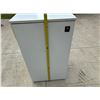 Image 13 : GE DORM FRIDGE - WORKS!
