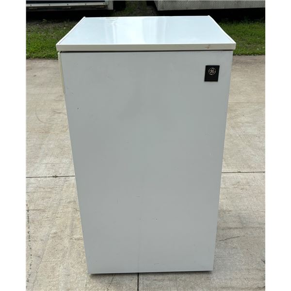 GE DORM FRIDGE - WORKS!