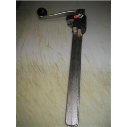 Institutional Size Can Opener