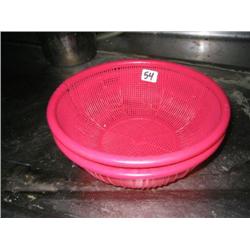 3 plastic wash baskets