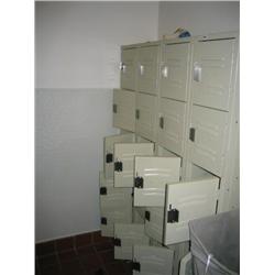 20 Unit Employee Lockers, Bench