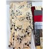 Image 2 : Assorted Placemats,  Tablecloths & Trivets