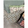 Image 2 : Outdoor Cushions Lot