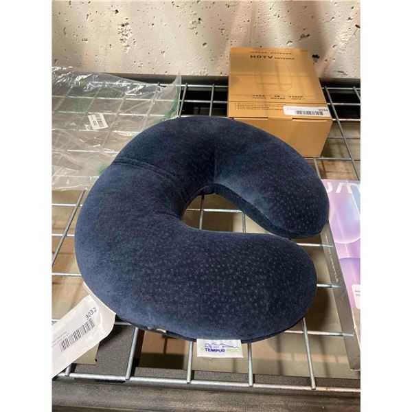 Neck travel pillow