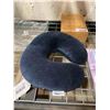 Image 1 : Neck travel pillow