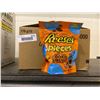 Image 1 : Reese's Pieces with Chocolate Cookie Biscuit (12 x 170g)