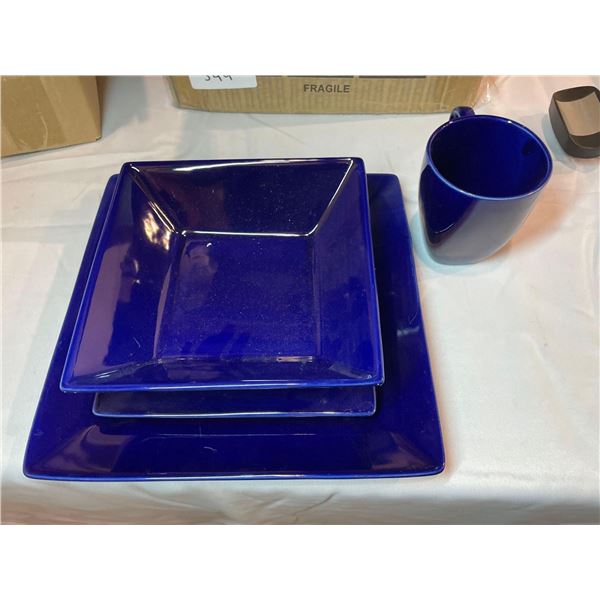 Lot of  Dinner Plates/Dessert Plates/Bowls/Coffee Mugs