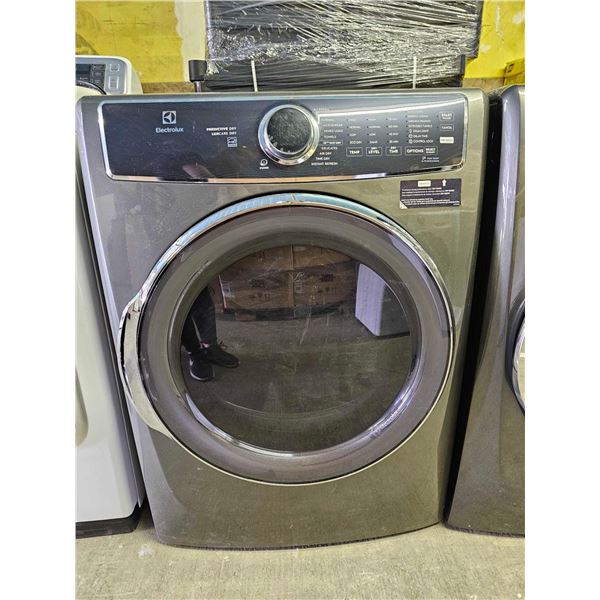 Electrolux ELFG763AT0  Electrolux Dryer  Dryer 27" Width, Gas Dryer, 8.0 Capacity, 11 Dry Cycles **S