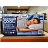 Image 1 : NovaForm Soothing Cool Pillow  - Standard Queen Size