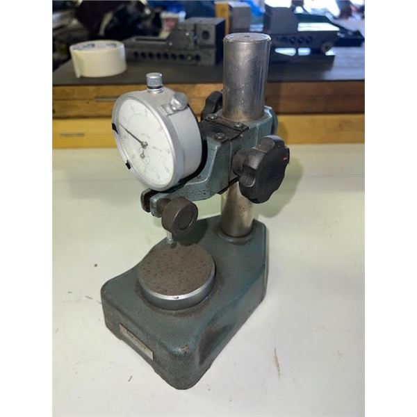 Mitutoyo Dial Indicator Stand & Indicator
