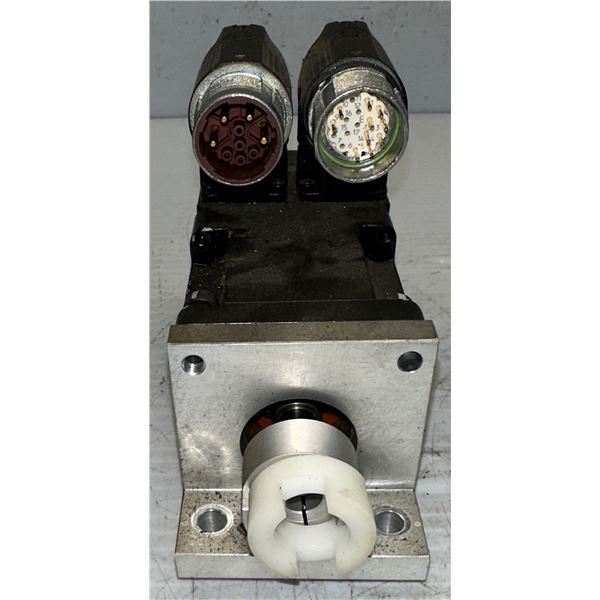 Allen Bradley #MPL-A1510V-VJ72AA Servo Motor