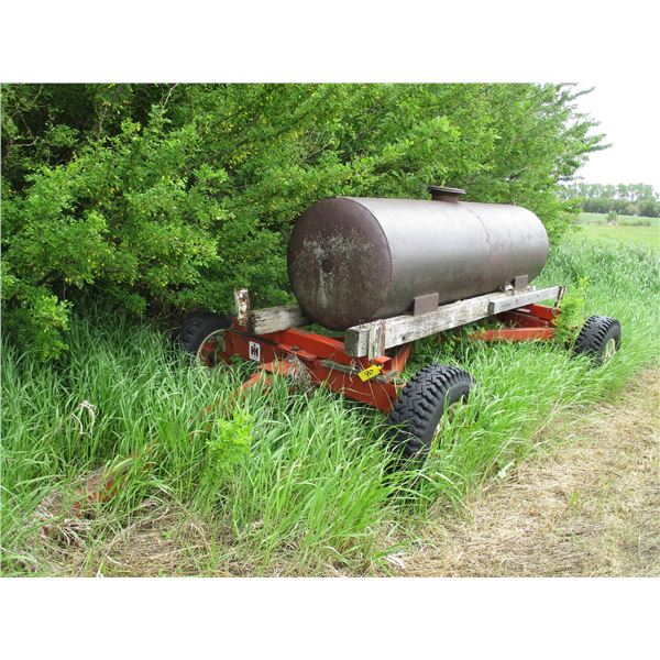 International 4-Wheel Trailer w/ Water Tank - Leaks